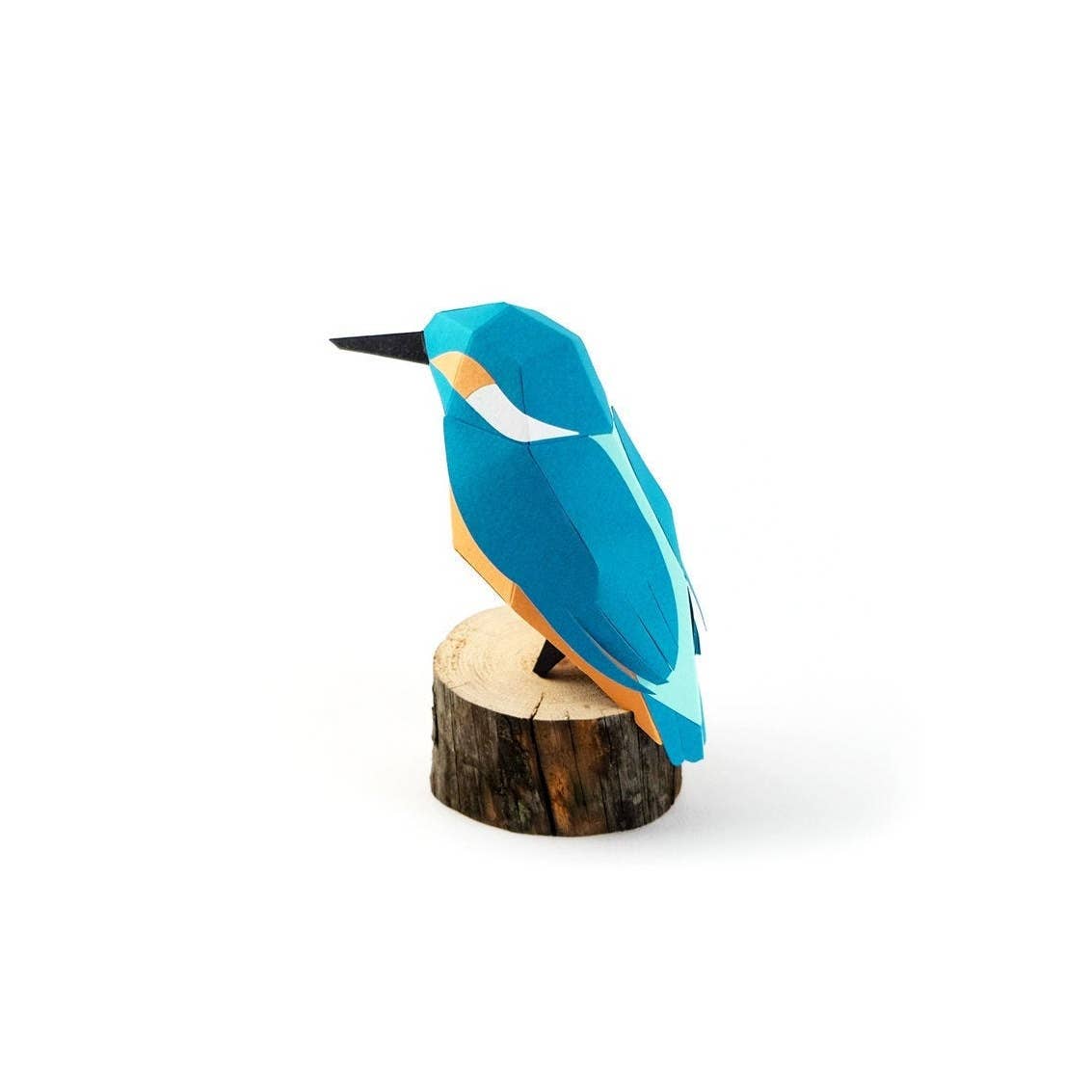 Fertige 3D-Papierfigur eines Eisvogels in Türkisblau und Lachsfarben