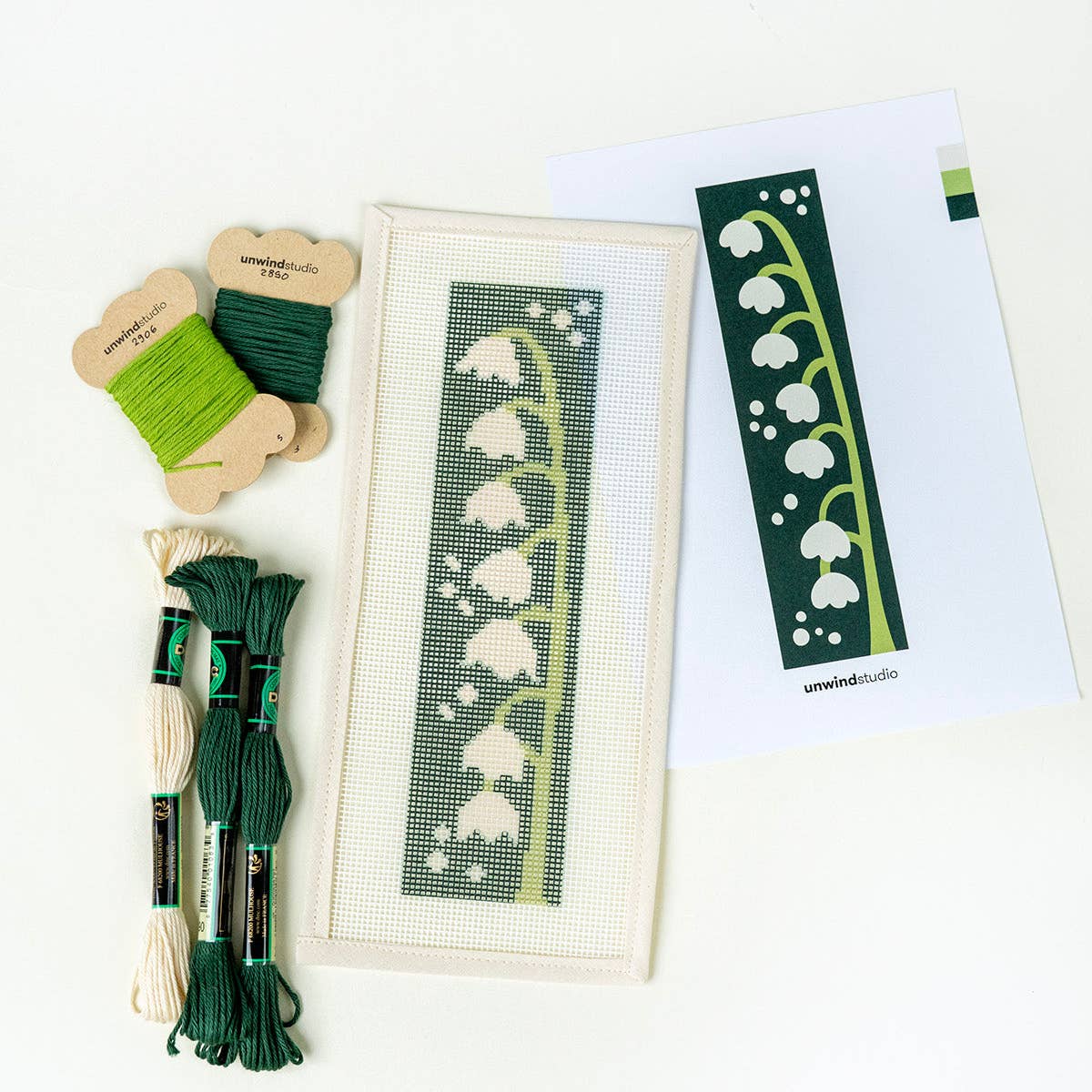 Kreuzstich-Lesezeichen-Set Lily of the Valley von Unwind Studio als Produktfoto