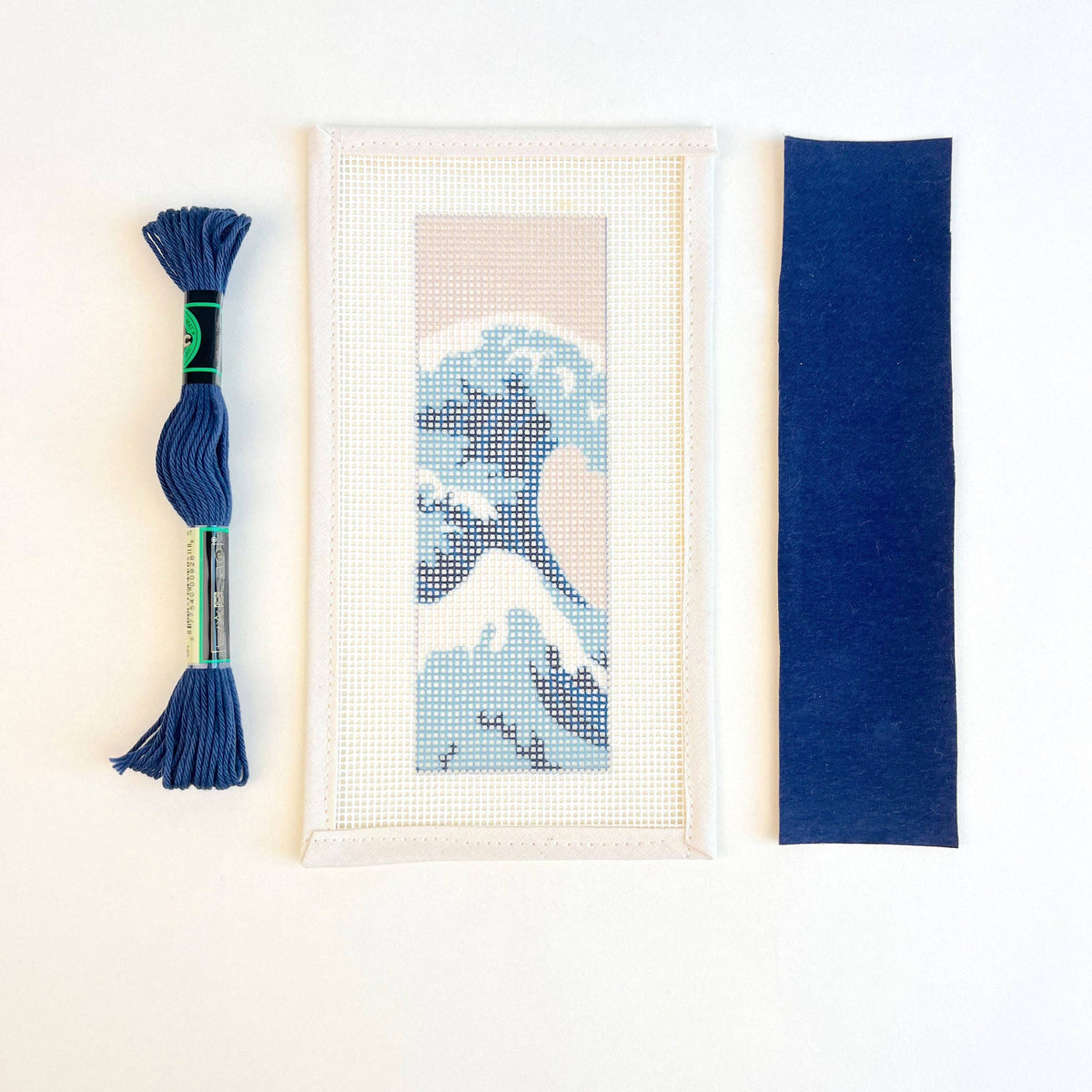 Kreuzstich-Set für ein Lesezeichen mit Hokusai-inspiriertem Wellenmotiv